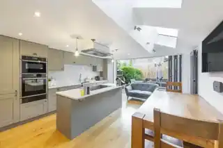 17 Ulverscroft Road, photo 4