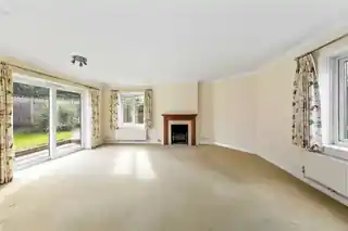 17 Vivienne Close, photo 3