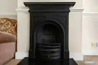 17 Woodlands Road, photo 3