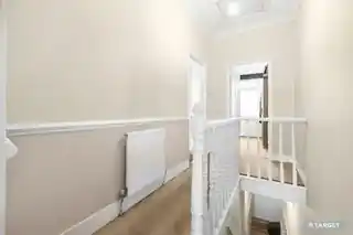 17 Woodlands Road, photo 4