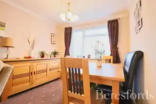 17 Woodside Close, photo 4
