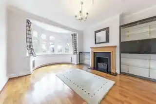 170 Elgar Avenue, photo 2