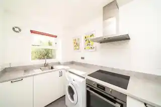 170 Henry Doulton Drive, photo 4