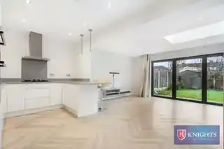170 Linden Gardens, photo 3