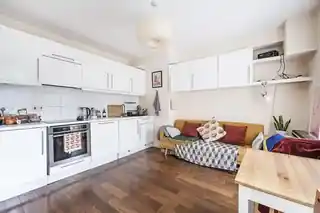 171 Wilmot Street, photo 2