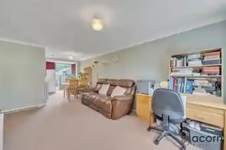 172 Colin Gardens, photo 3