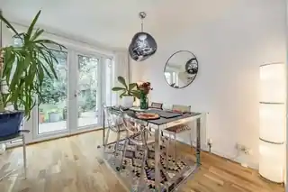 172 Courtlands Avenue, photo 3