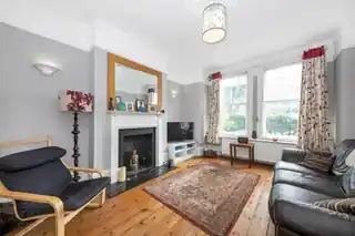172 Croxted Road, photo 2