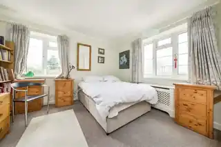172 Sheen Court, photo 4