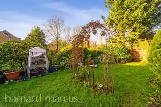 172 Staines Road, photo 3