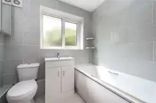 172 Thornbury Road, photo 4