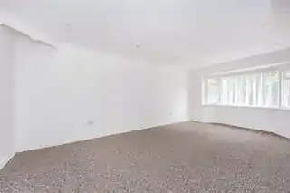 172 Thornbury Road, photo 3