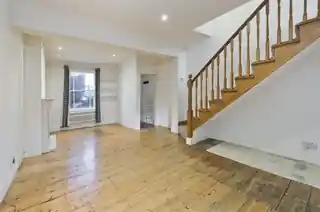 174 Kilburn Lane, photo 3