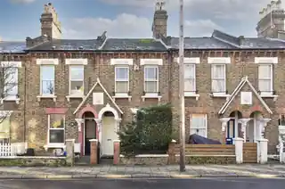 174 Kilburn Lane, photo 2