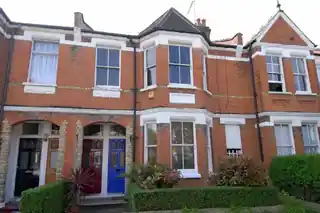 174 Lyndhurst Road, photo 2