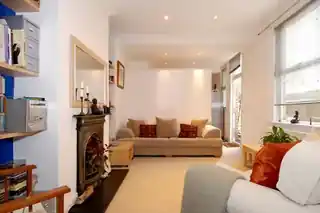 174 Lyndhurst Road, photo 3