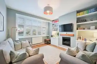 174 Stoneleigh Avenue, photo 2