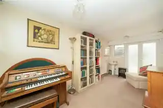 175 Ellesmere Road, photo 2
