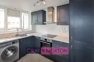 175 Longheath Gardens, photo 2