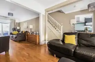 175 Yorkland Avenue, photo 2