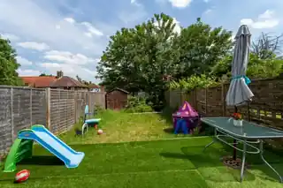 177 St Helier Avenue, photo 3
