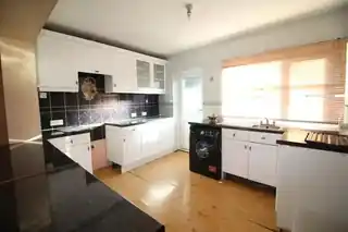 177 Thornton Road, photo 2