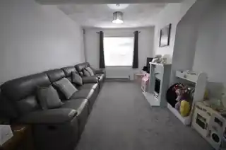 178 Downing Road, photo 2