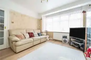178 Western Avenue, photo 3