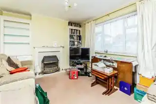 179 Buckhurst Avenue, photo 3