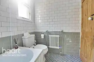 17A Eastwood Road, photo 4