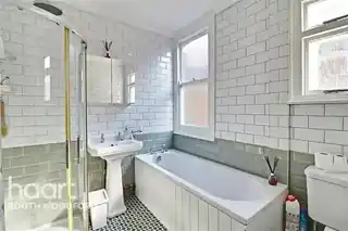 17A Eastwood Road, photo 2
