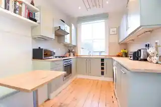17A Emmanuel Road, photo 2