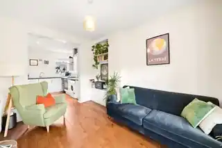 17A Half Acre Road, photo 3
