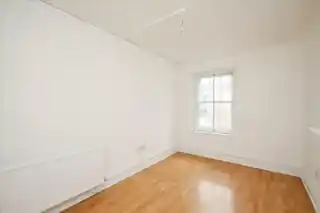 17B Locarno Road, photo 3