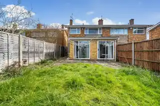 18 Andover Close, photo 2