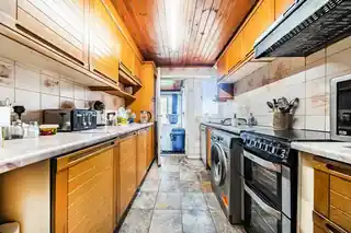 18 Andover Close, photo 4