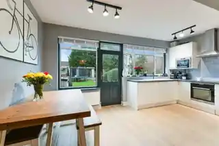 18 Ardrossan Gardens, photo 4