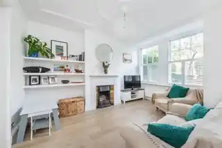18 Avondale Road, photo 3