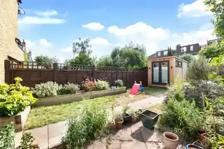 18 Avondale Road, photo 4