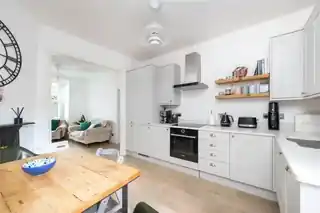 18 Avondale Road, photo 2