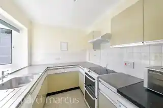 18 Bawtree Close, photo 4