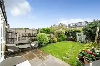 18 Burton Road, photo 2