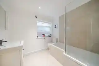 18 Chelverton Road, photo 4