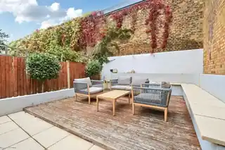 18 Chelverton Road, photo 2