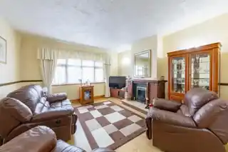 18 Croxford Gardens, photo 3