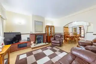 18 Croxford Gardens, photo 4