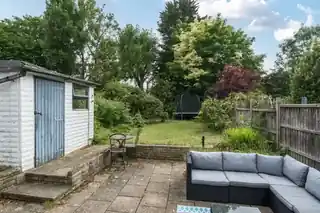 18 De Bohun Avenue, photo 4