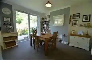 18 Downhurst Avenue, photo 3