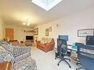 18 Dukes Avenue, photo 4