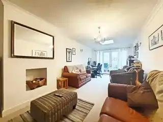 18 Dukes Avenue, photo 3
